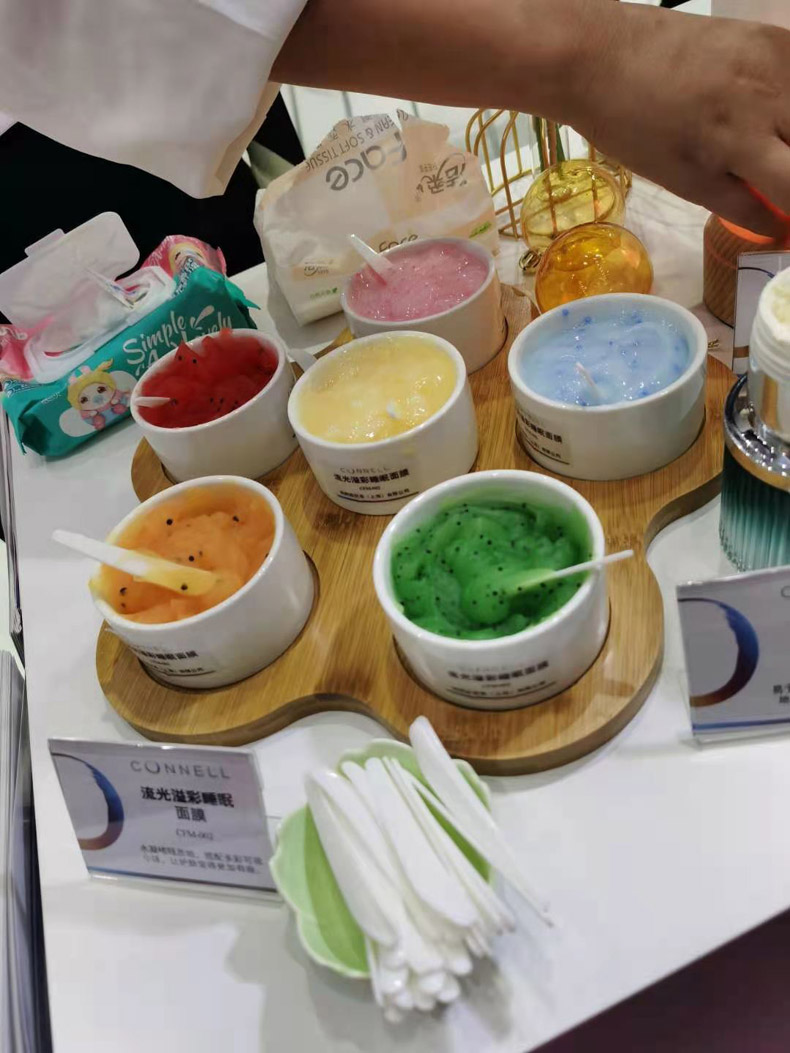 公司参加2021年中国国际化妆品个人及家庭护理用品原料展览会，挖掘一手原料商