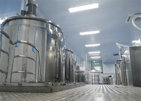 What is the difference between a strong cosmetics OEM factory and a family small workshop factory?